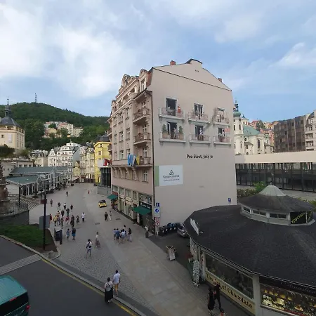 Byt 69M2 Na Trzni Kolonade Karlovy Vary Exterior photo